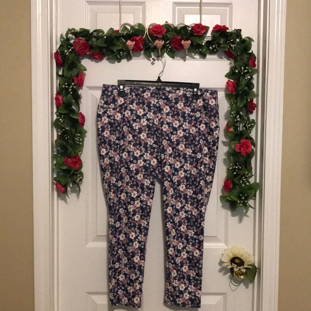 Faded Glory Capris